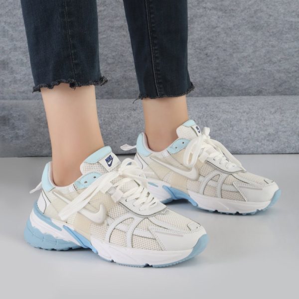 کفش و کتانی اسپرت زنانه مدل نایک کوشلون NIKE V2K رنگ سفید آبی کد 41825